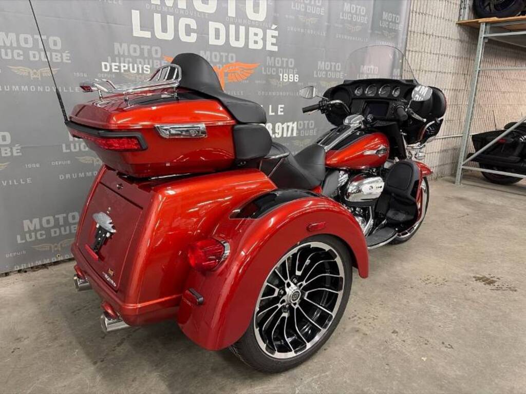 Harley-Davidson FLHTCUTG Tri Glide Ultra 2024