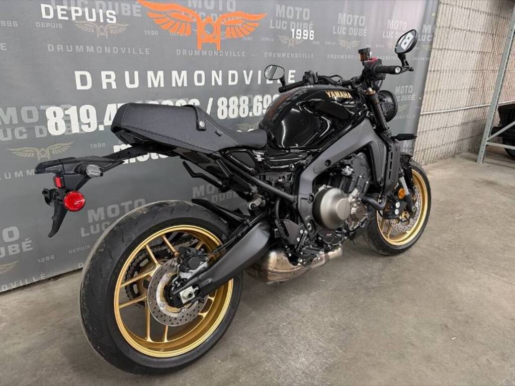 Yamaha XSR900 2025