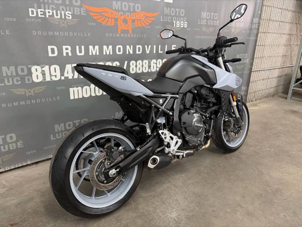 Suzuki GSX-8S 2024