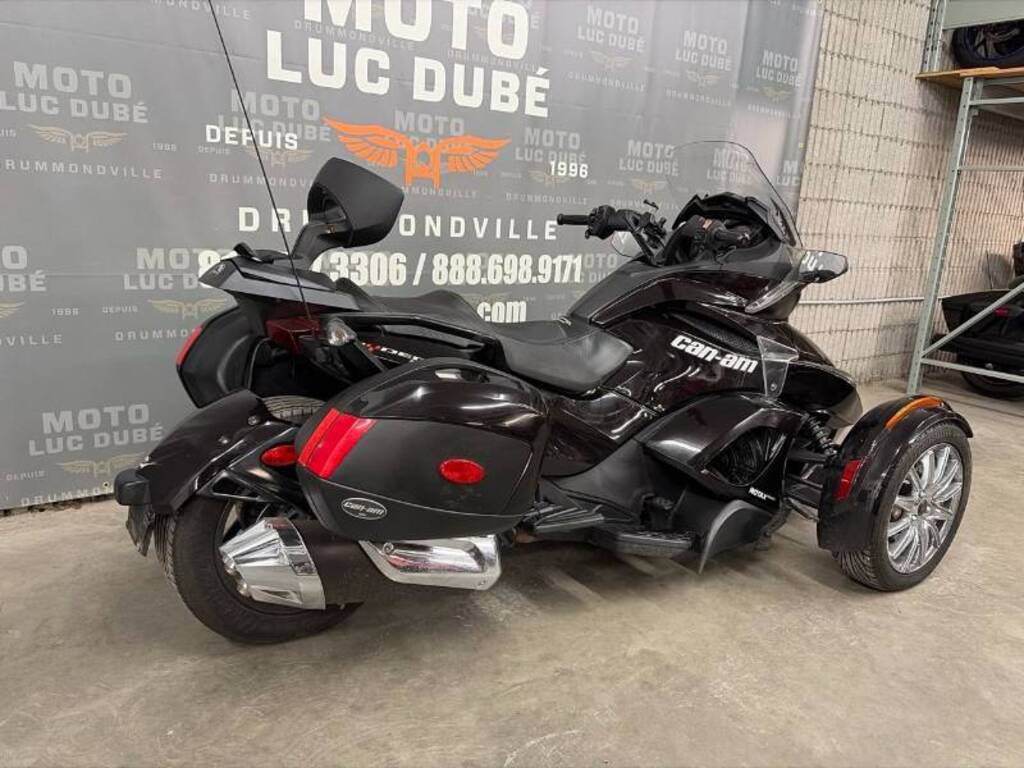 Can-Am Spyder ST Limited 2013