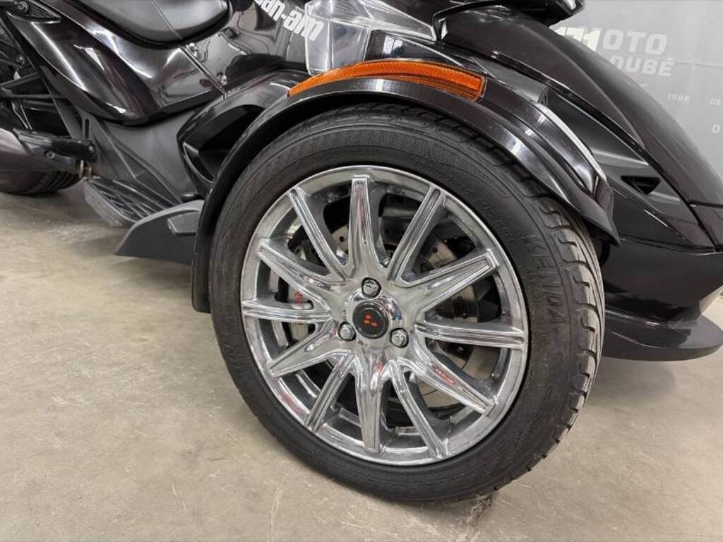 Can-Am Spyder ST Limited 2013