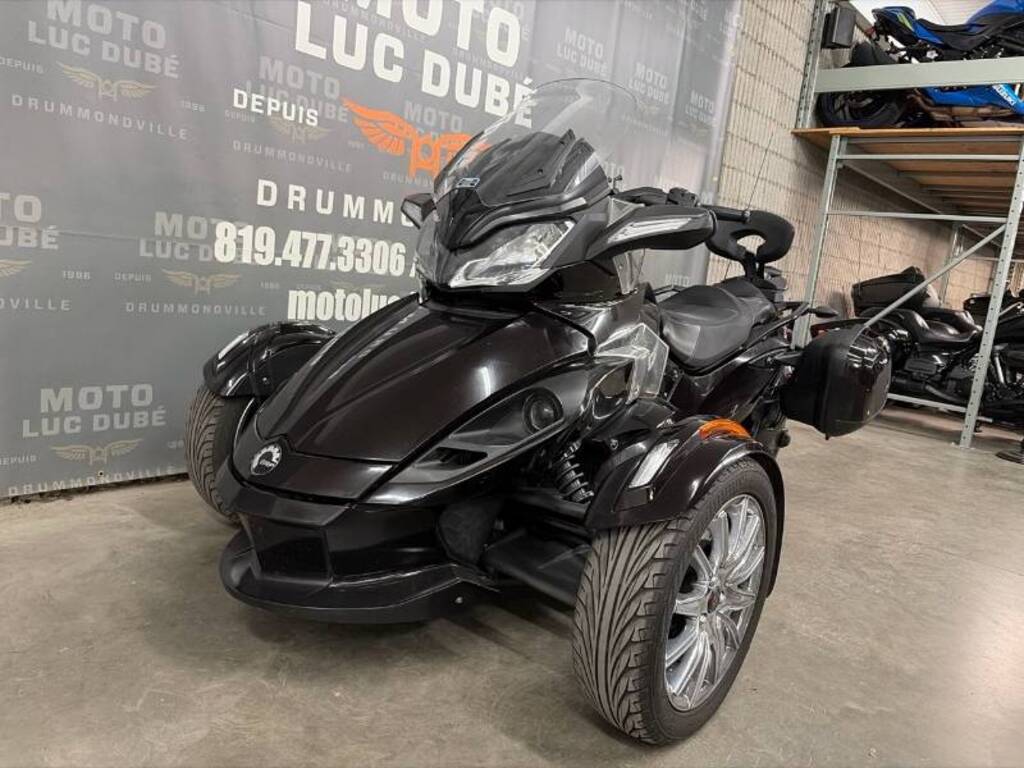 Can-Am Spyder ST Limited 2013