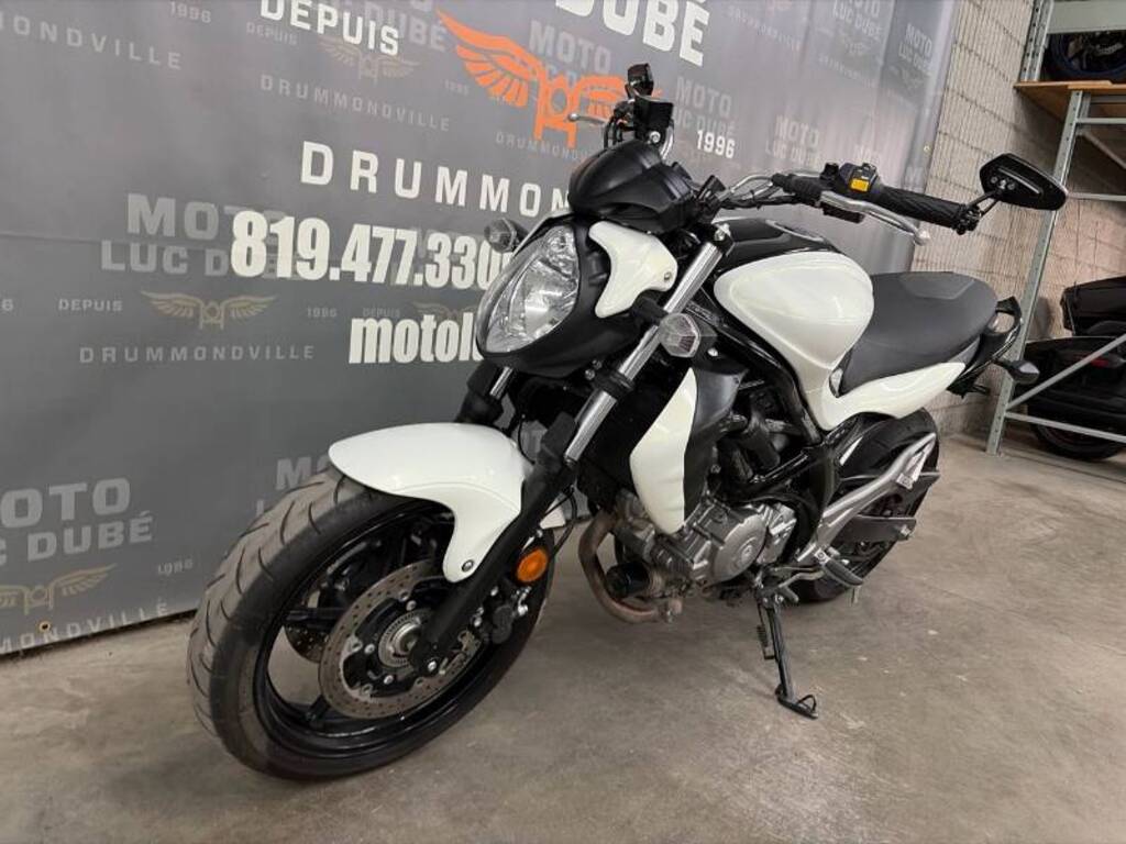 Suzuki SFV650 Gladius 2012