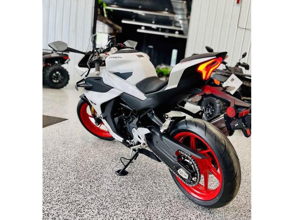 CFMOTO 450 SS 2025