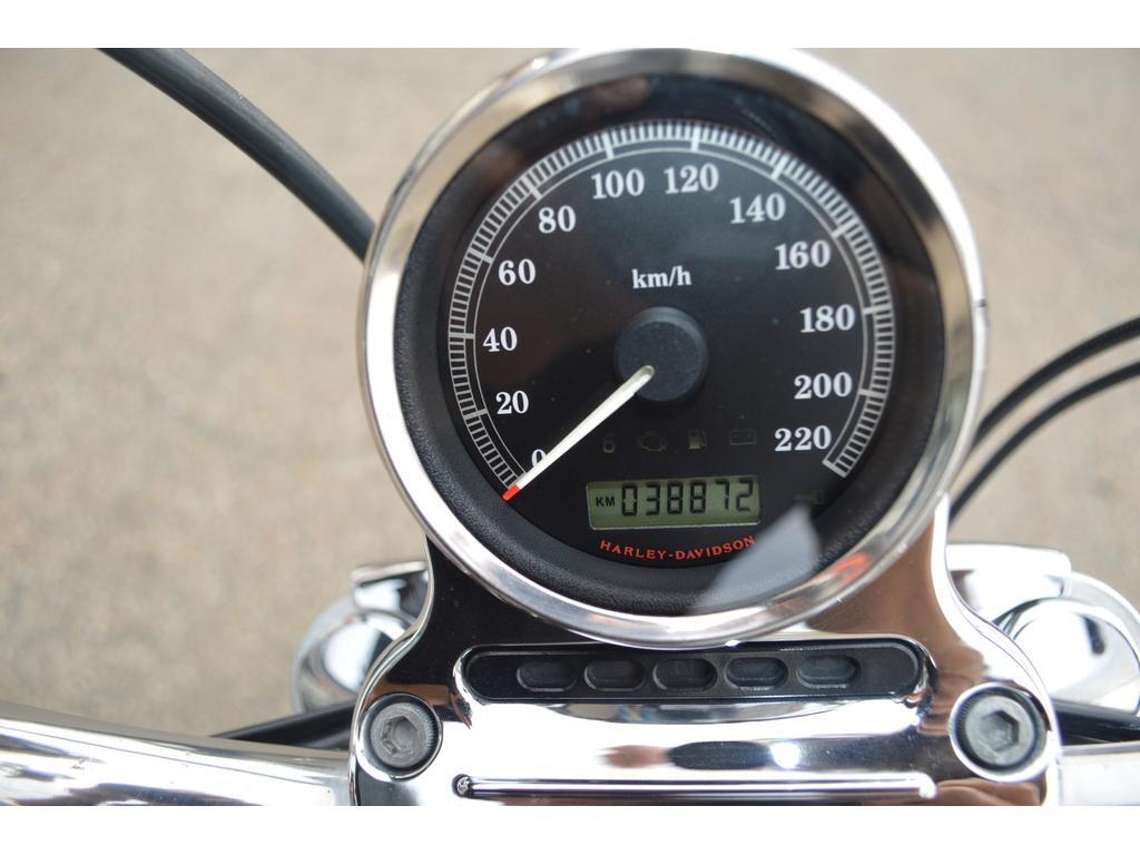 Harley-Davidson XL1200V 2012
