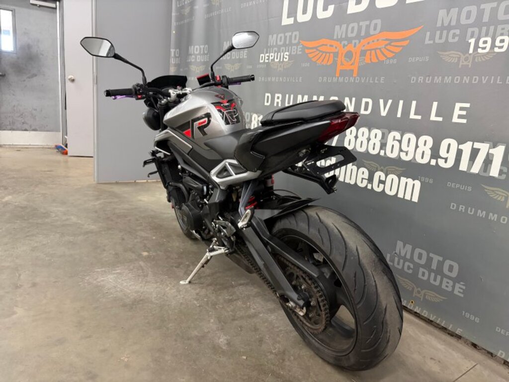 Triumph Street Triple 765 R 2024