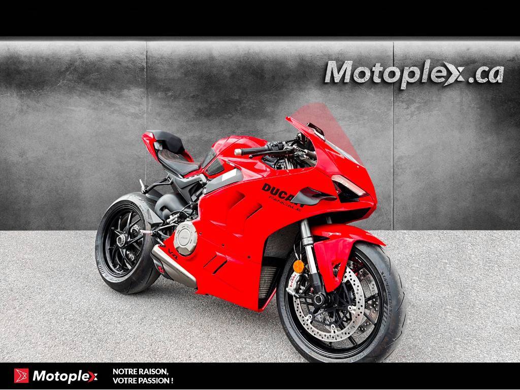 Ducati PANIGALE V4 AKRAPOVIC 2023