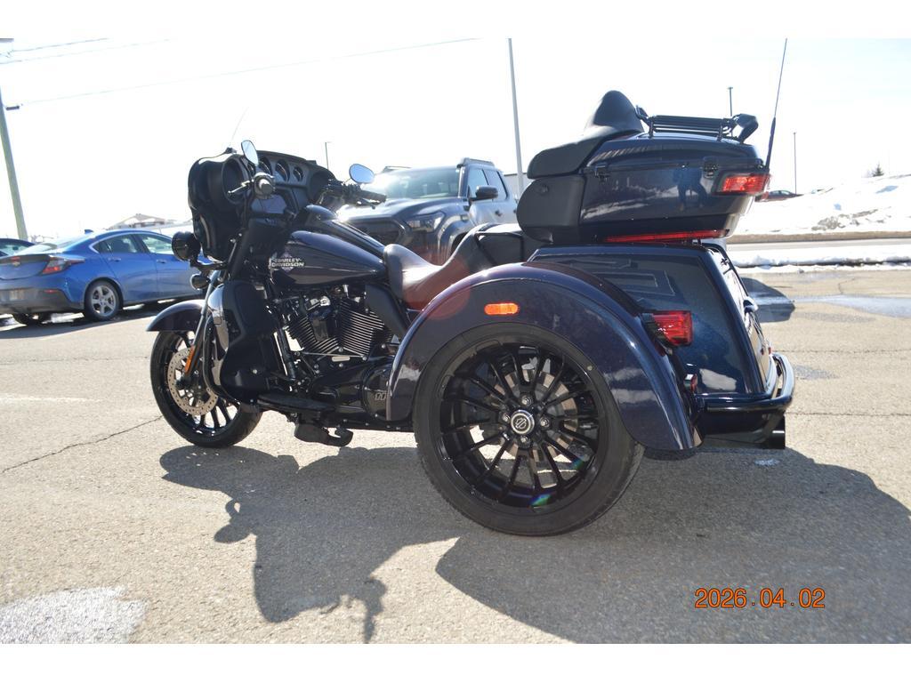Harley-Davidson FLHTCUTG Tri Glide Ultra 2025