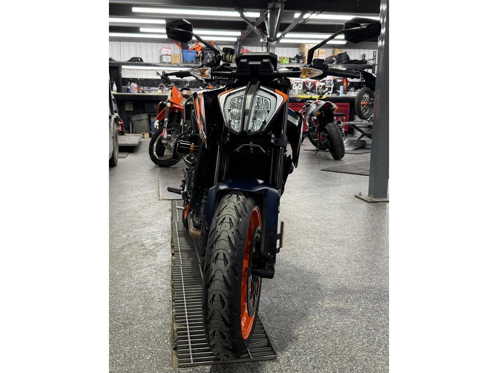 KTM DUKE 890 R 2022