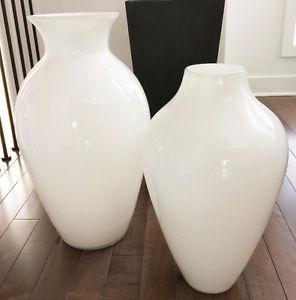 Vases en verre blanc