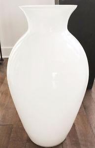 Vases en verre blanc