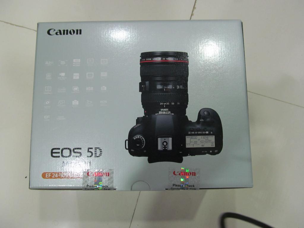 new Canon EOS 5D Mark III 22. 3MP