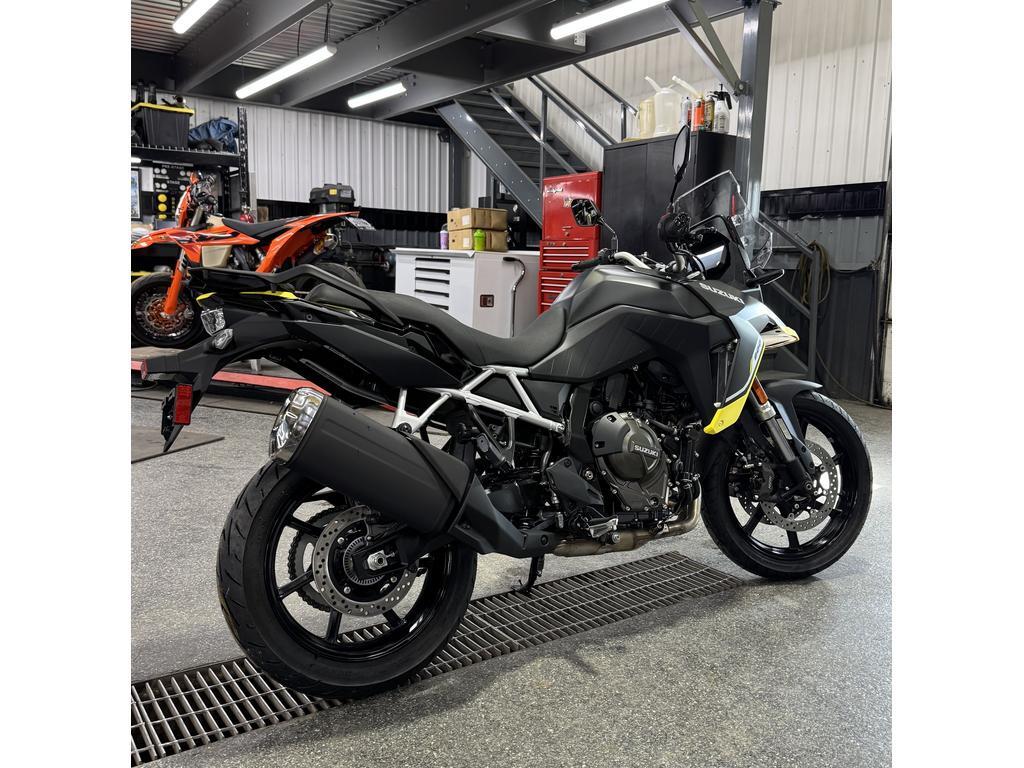 Suzuki V-STROM 800 2025