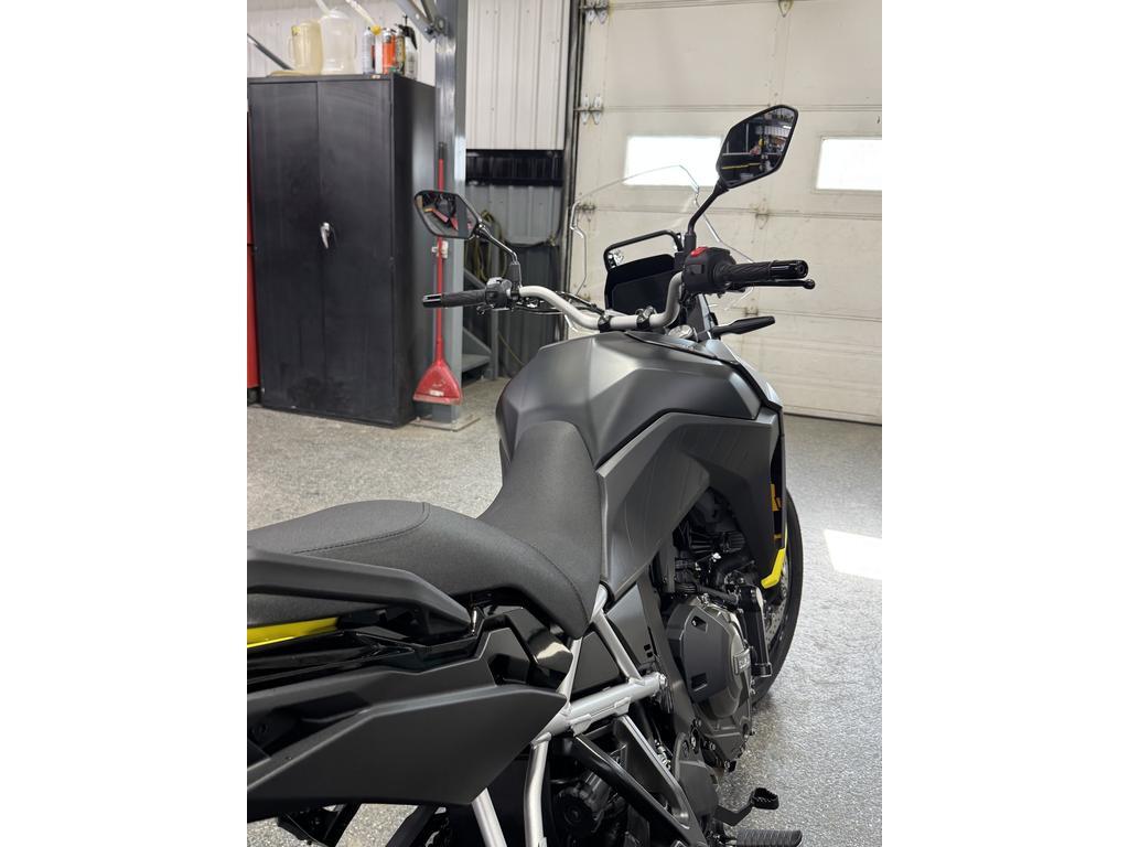 Suzuki V-STROM 800 2025
