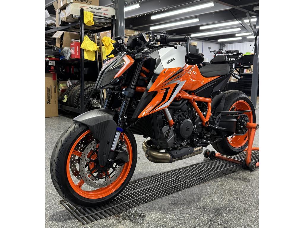 KTM 1290 SUPERDUKE EVO R 2023